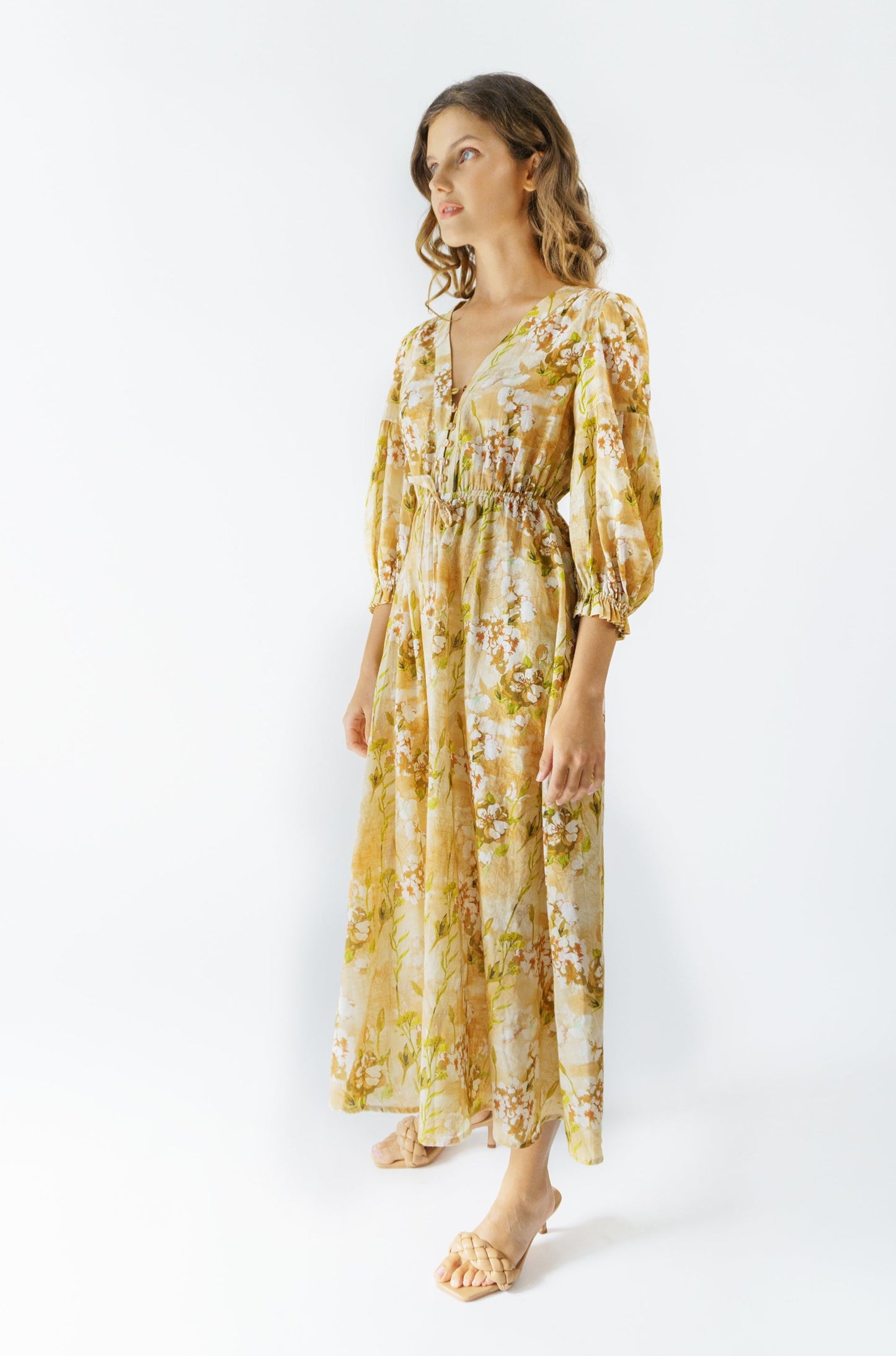 #color_golden-floral-print